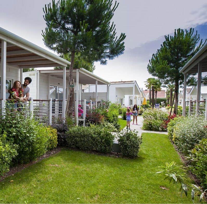 Esterno Case Mobili con giardino
