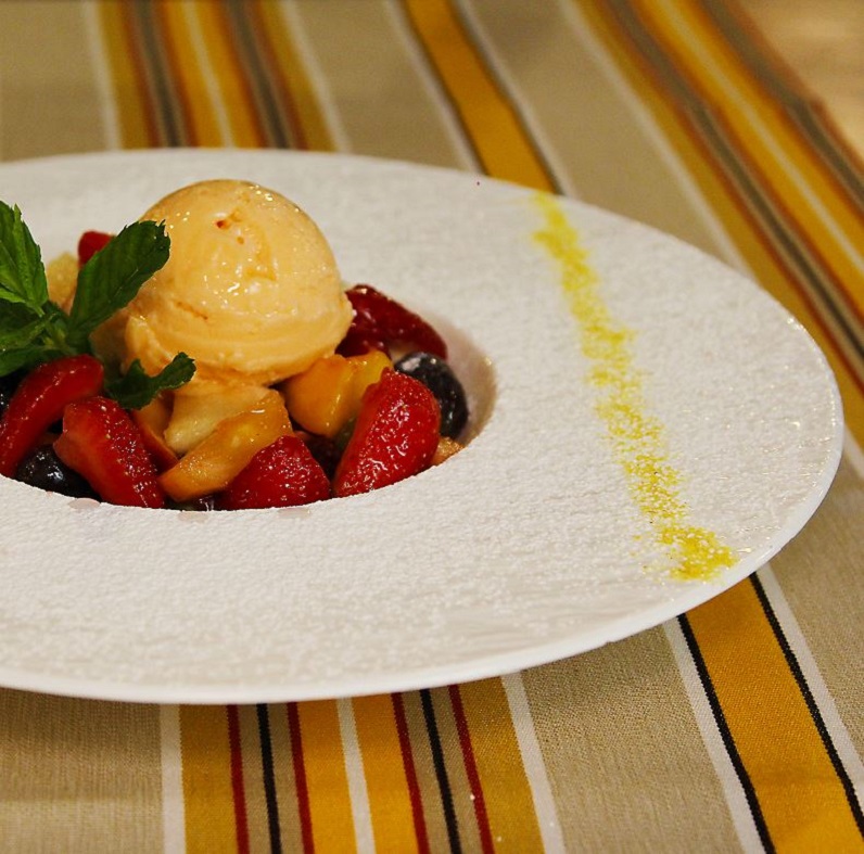 Dettaglio Macedonia con Gelato