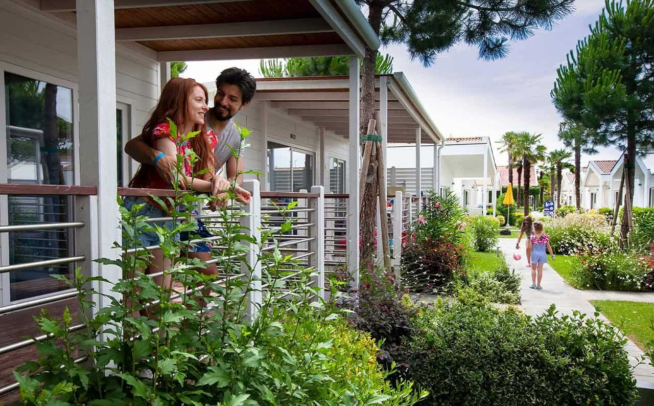 Coppia in Veranda Mobilhome